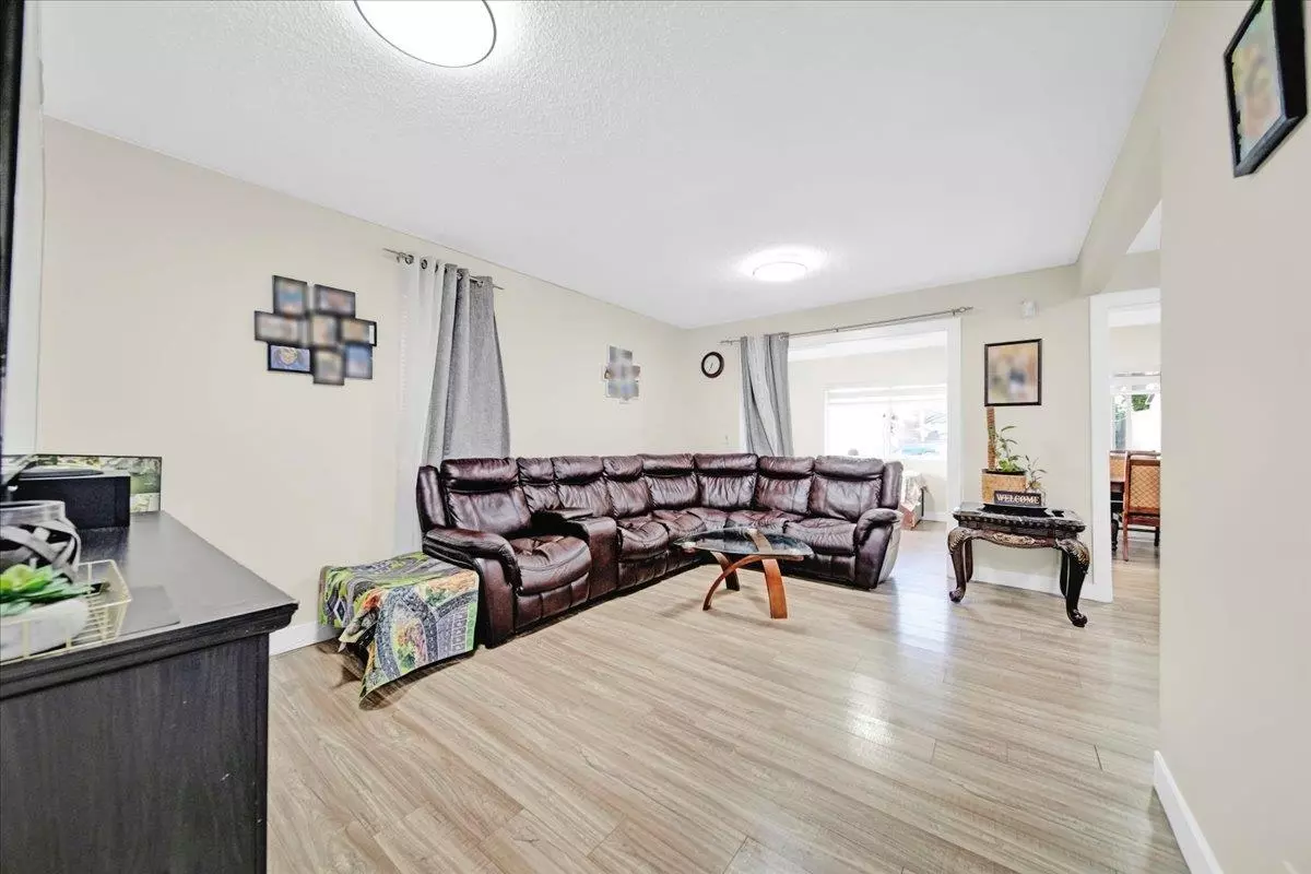 Dining Area Photo of 13504 79a Avenue, Surrey, BC