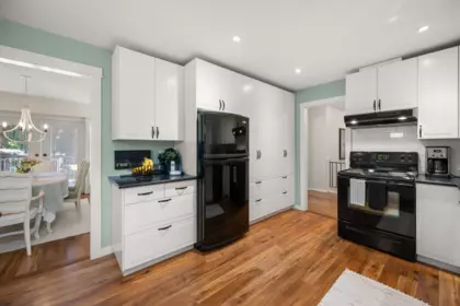 Kitchen Island Photo of 23014 70a Avenue, Langley, BC