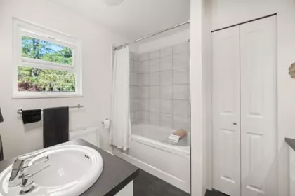 Primary Bathroom Photo of 23014 70a Avenue, Langley, BC