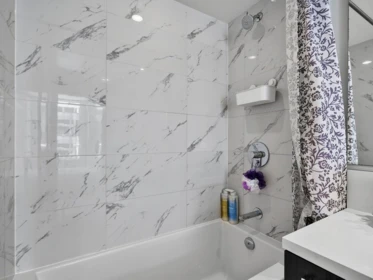Guest Bathroom Photo of 703 6333 Silver Avenue, Burnaby, BC