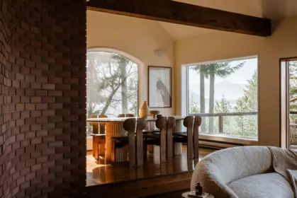 Breakfast Nook Photo of 8595 Ansell Place, West Vancouver, BC