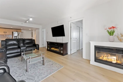 Kitchen Photo of 606 200 Keary Street, New Westminster, BC