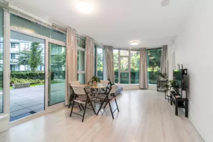 402 7388 Kingsway, Burnaby, BC, Burnaby — Apartment/Condo for sale