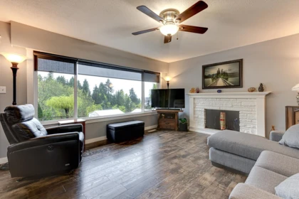 Kitchen Photo of 11031 River Road, Delta, BC