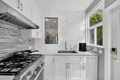 Mudroom Photo of 1572 Chippendale Court, West Vancouver, BC