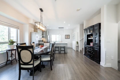 Kitchen Island Photo of 32 843 Ewen Avenue, New Westminster, BC