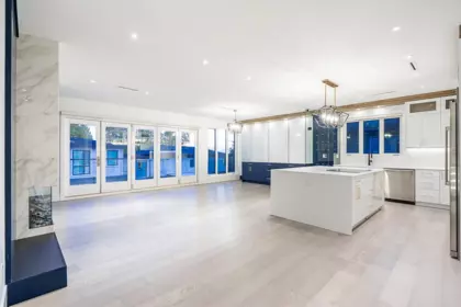 Kitchen Island Photo of 13528 14 Avenue, Surrey, BC