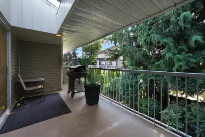 Kitchen Photo of 21 32615 Murray Avenue, Abbotsford, BC