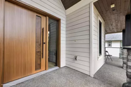 Hallway Photo of 23376 124 Avenue, Maple Ridge, BC