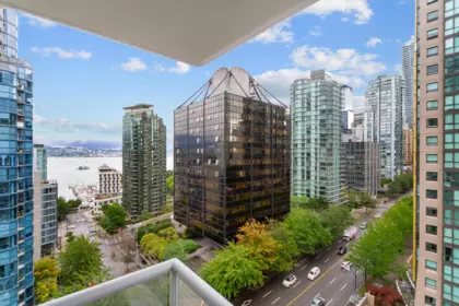 Office / Den Photo of 1401 1420 W Georgia Street, Vancouver, BC