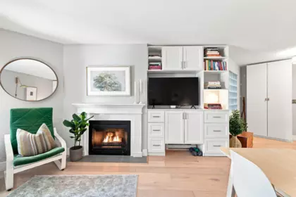 Kitchen Photo of 108 2020 W 8th Avenue, Vancouver, BC
