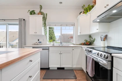 Kitchen Photo of 28 6498 Southdowne Place, Chilliwack, BC