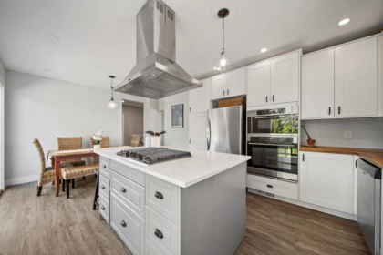 Breakfast Nook Photo of 306 Ninth Avenue, New Westminster, BC