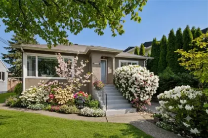306 Ninth Avenue, New Westminster, BC, New Westminster — Single Family Residence for sale
