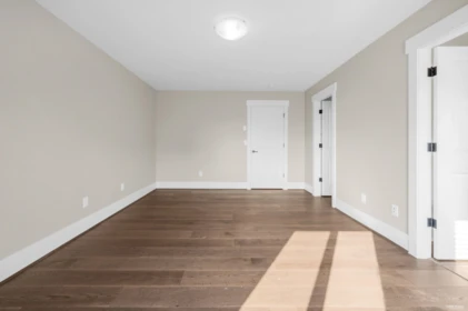 Entry Foyer Photo of 610 Thirteenth Street, New Westminster, BC