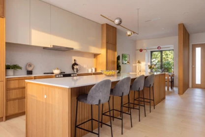 20 W 14th Avenue, Vancouver, BC, Vancouver — Single Family Residence for sale