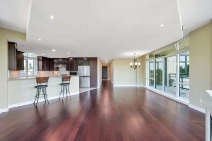 504 14824 North Bluff Road, White Rock, BC, White Rock — Apartment/Condo for sale