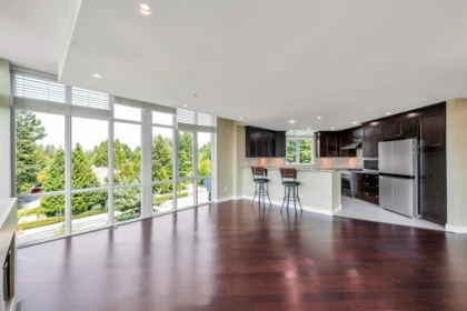 Kitchen Photo of 504 14824 North Bluff Road, White Rock, BC