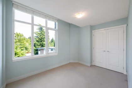 Primary Bedroom Photo of 504 14824 North Bluff Road, White Rock, BC