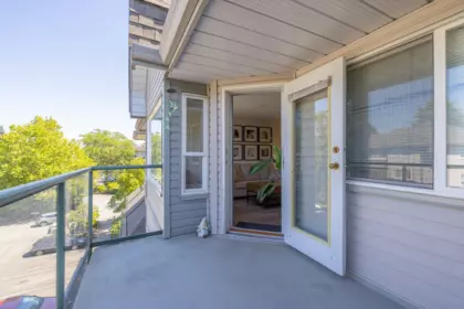Laundry Room Photo of 402 33668 King Road, Abbotsford, BC