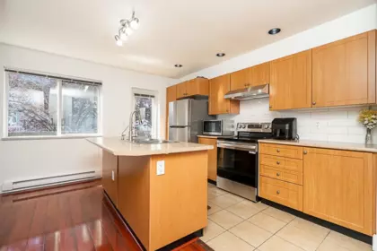 Kitchen Photo of 78 16233 83 Avenue, Surrey, BC