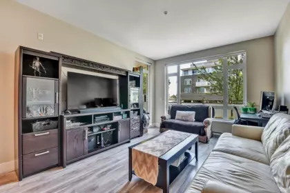 203 4307 Hastings Street, Burnaby, BC, Burnaby — Apartment/Condo for sale