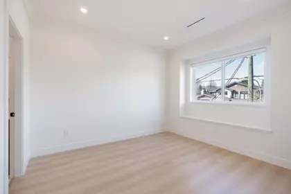 Breakfast Nook Photo of 4 6692 Napier Street, Burnaby, BC