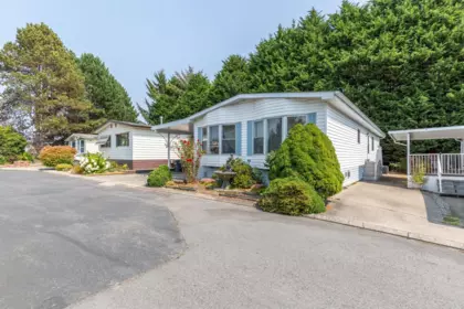 103 2062 King George Boulevard, Surrey, BC, Surrey — Manufactured On Land for sale