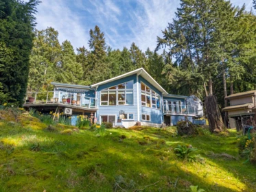 2635 Shoal Road, Pender Island, BC, Pender Island — Single Family Residence for sale