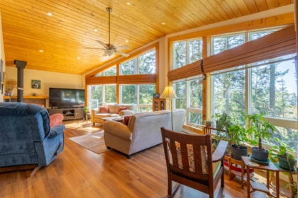 Kitchen Photo of 2635 Shoal Road, Pender Island, BC