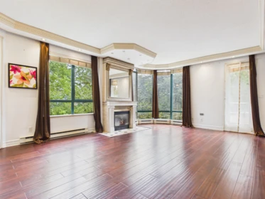 301 4603 Hazel Street, Burnaby, BC, Burnaby — Apartment/Condo for sale