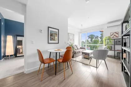Kitchen Island Photo of 412 719 W 3rd Street, North Vancouver, BC