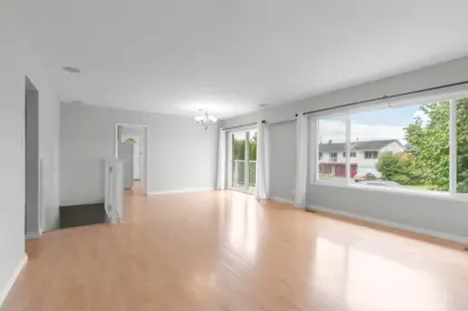 Family Room Photo of 10080 Aintree Crescent, Richmond, BC