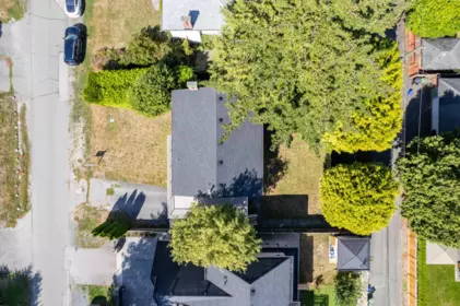 Front Yard Photo of 10080 Aintree Crescent, Richmond, BC