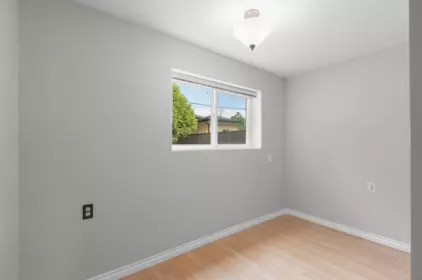 Powder Room Photo of 10080 Aintree Crescent, Richmond, BC