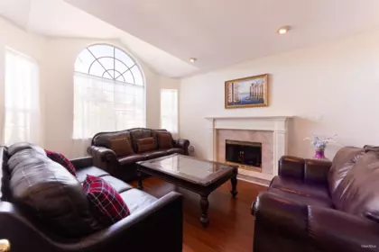 Breakfast Nook Photo of 10128 Carter Court, Richmond, BC
