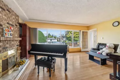 Breakfast Nook Photo of 5428 Hardwick Street, Burnaby, BC