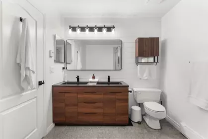 Entry Foyer Photo of 221 12873 Railway Avenue, Richmond, BC