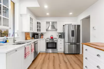 Kitchen Island Photo of 221 12873 Railway Avenue, Richmond, BC