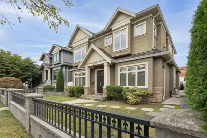 Backyard Photo of 4898 Quebec Street, Vancouver, BC
