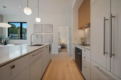 Kitchen Island Photo of 166 E 38th Avenue, Vancouver, BC