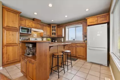 Kitchen Island Photo of 46514 Lear Drive, Chilliwack, BC