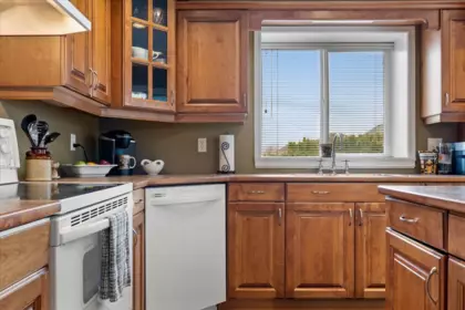 Pantry Photo of 46514 Lear Drive, Chilliwack, BC