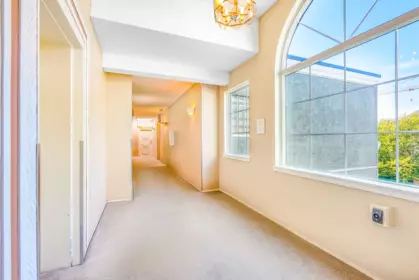Entry Foyer Photo of 309 125 W 18th Street, North Vancouver, BC