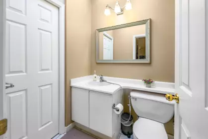 Walk-In Closet Photo of 309 125 W 18th Street, North Vancouver, BC