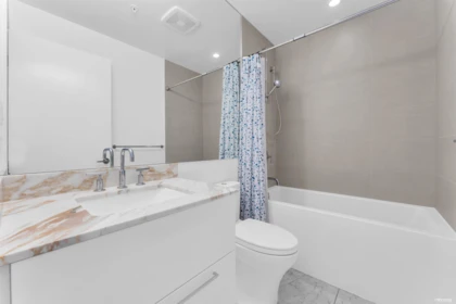 Laundry Room Photo of 1106 1500 Martin Street, White Rock, BC
