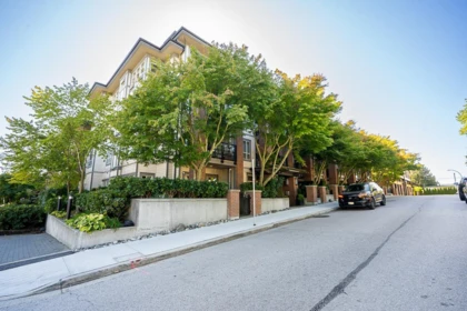 Front Yard Photo of 423 738 E 29th Avenue, Vancouver, BC