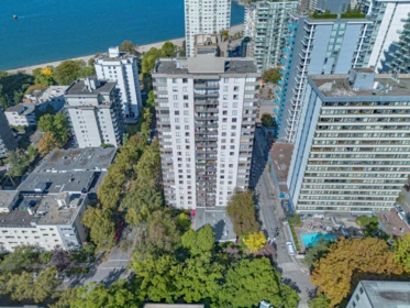 Hot Tub / Spa Photo of 906 1251 Cardero Street, Vancouver, BC