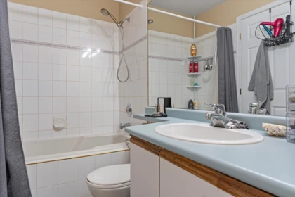Hallway Photo of 42 34332 Maclure Road, Abbotsford, BC