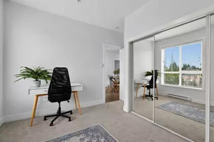 Mudroom Photo of 402 22315 122 Avenue, Maple Ridge, BC